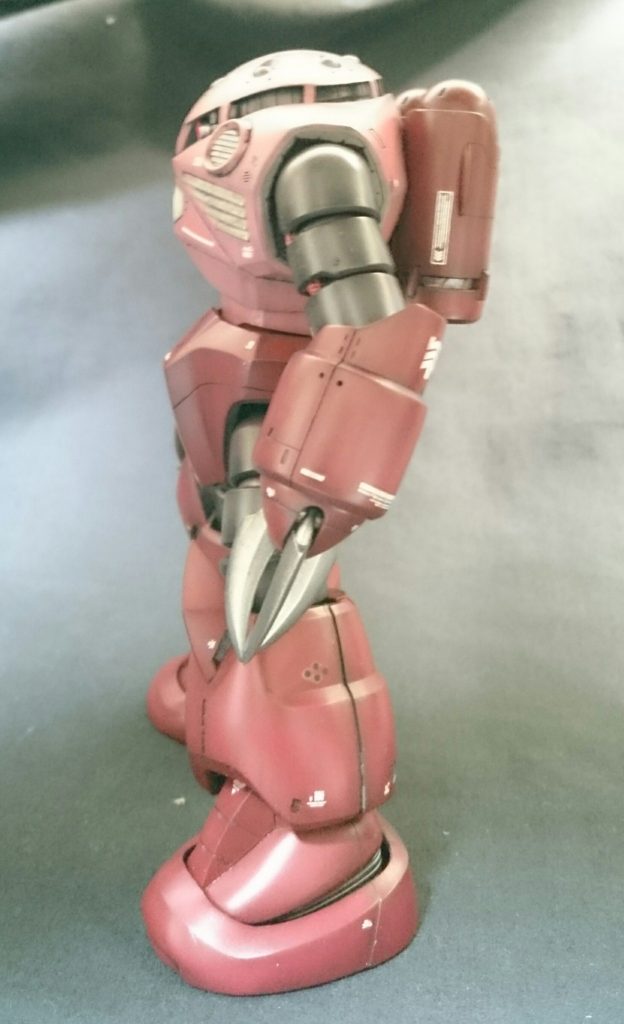 目立つような隙間はパテで埋めてます。整形はもっと練習が必要ですね。