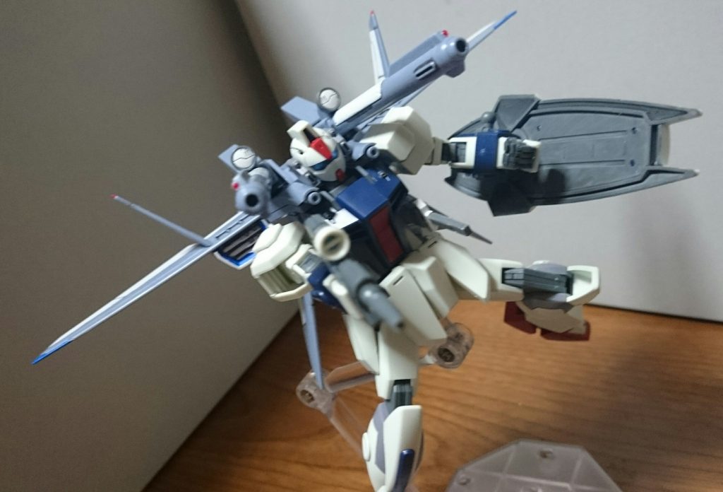 I.W.S.Pは側頭部が干渉してしまい、装備自体は出来るんスけど、頭部の可動がすこし…