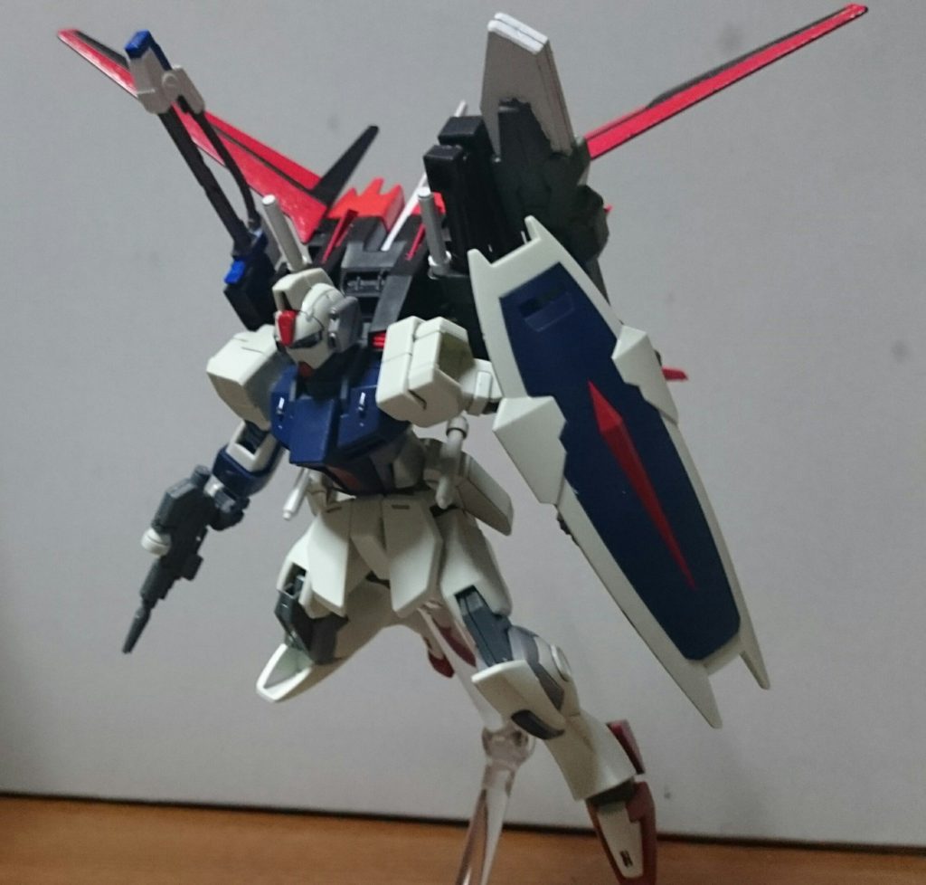 ・マルチプルアサルトストライカー肩の追加装備は流石に…あとダガーLはシールド接続がボールジョイントなので、I.W.S.Pのシールドや、ソードストライカーのシールドは取り付け不可。そこらへんもちっと配慮してくれてたらなぁ