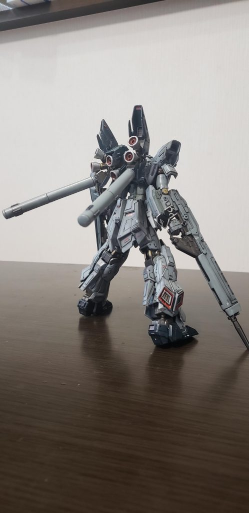 バックショットスジ彫りとプラ板でディテール追加