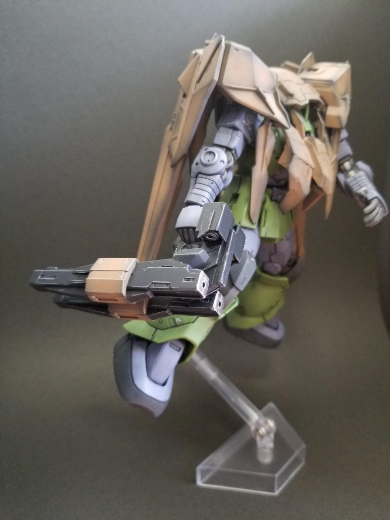 2連折り畳みショットガン端白星のライフルをベースにフラウロス用のナイフと一緒に入っていたキャノンを使ってショットガンを作りました。