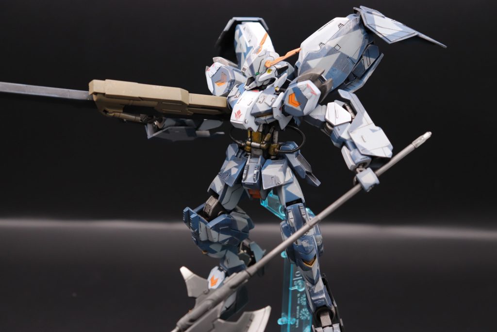 武装は大型シザースしか付属していないキットなので、オプションセット3のハルバートを流用しました。