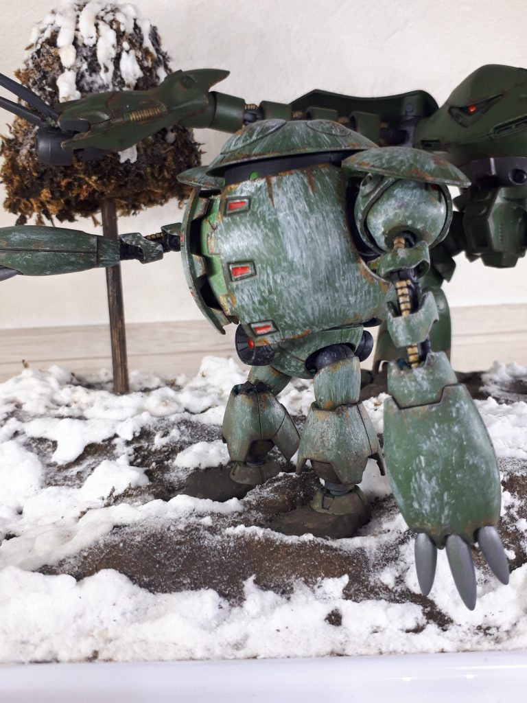 前回、ハイゴッグを作った時にそういえば似たようなのが積んであったことを思いだし、モモカプルで挑戦✴