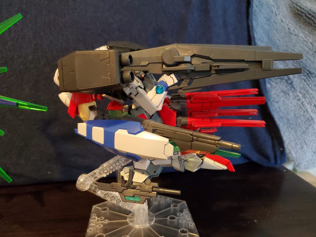 横から見るとこんな感じ。リボーンの腕はプラバンの自作パーツで繋げてます。あんまキレイじゃないので画像はなしです