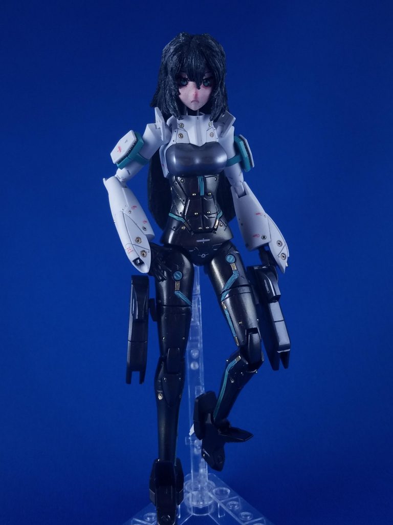 メカでも腹筋はかかせませんグリーンのラインはヒートペンで細かい筋をいれ、ケーブルに見立てています