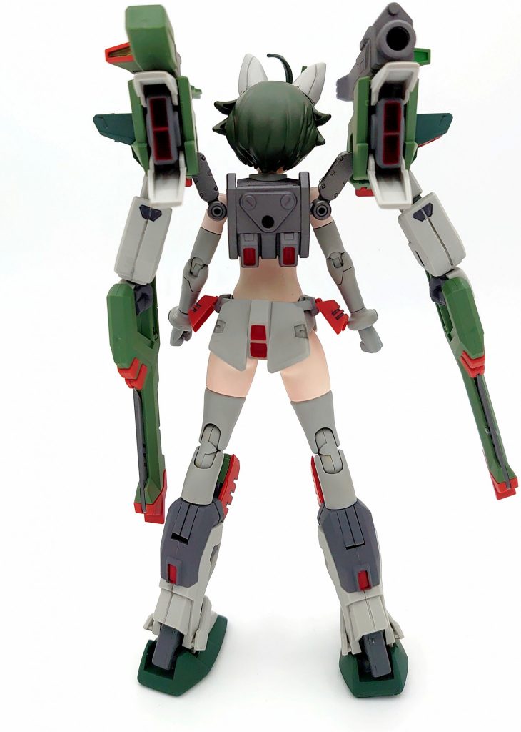 背面視バックパックに3mm穴開けて、ジョイントはコトブキヤのパーツを使ってます。