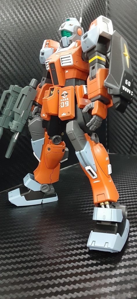 ジムライトアーマー的な配色をイメージして製作しました。