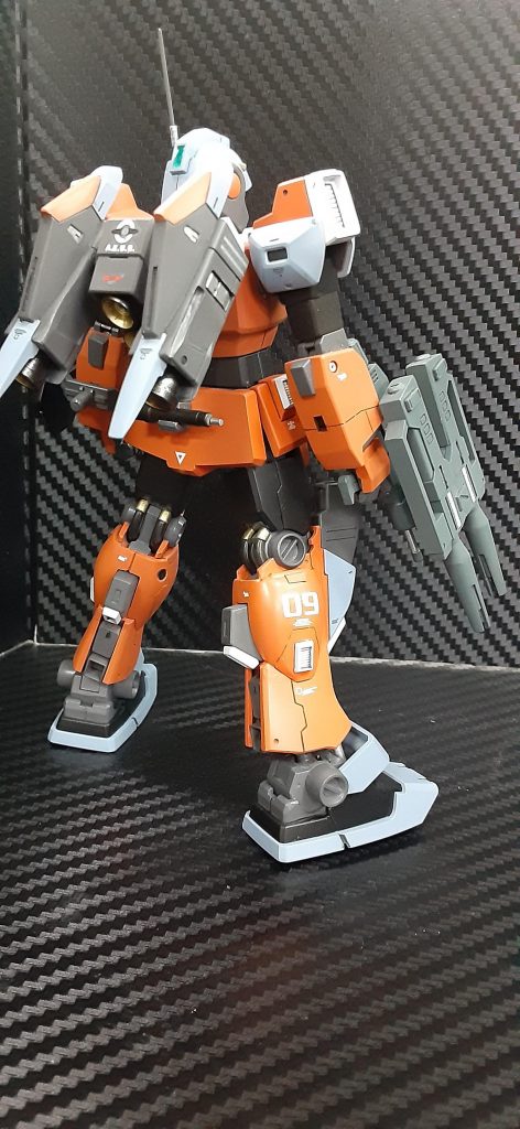 各部にスラスターが追加されてます。