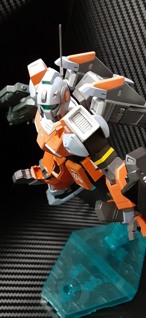 空間戦闘での一撃離脱戦法で真価を発揮する機体、的な。