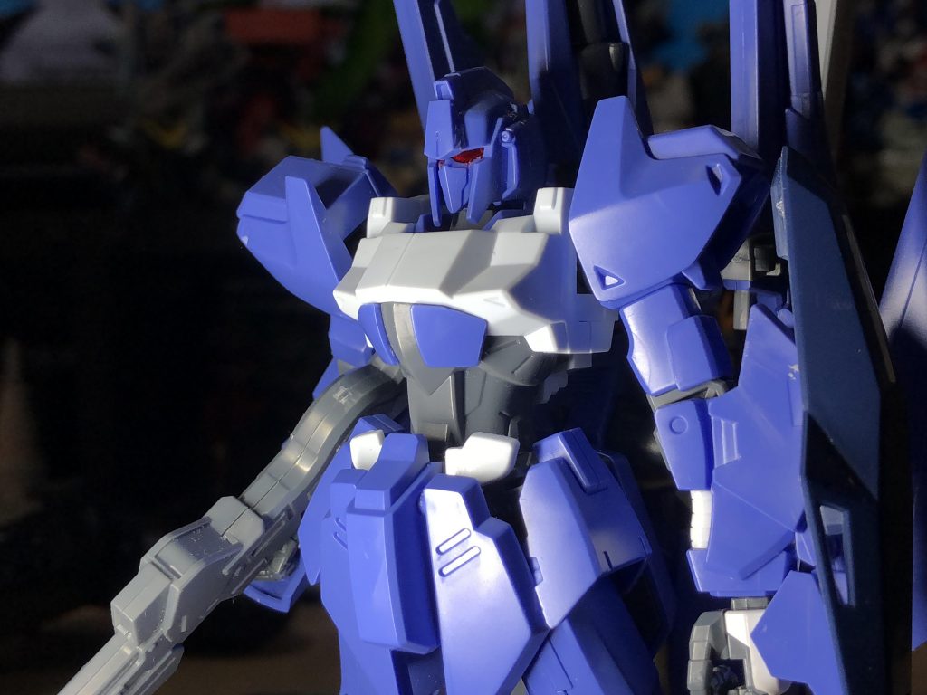 量産機ヘッドとして赤いセンサーのほぼ百式のフェイスもあります 