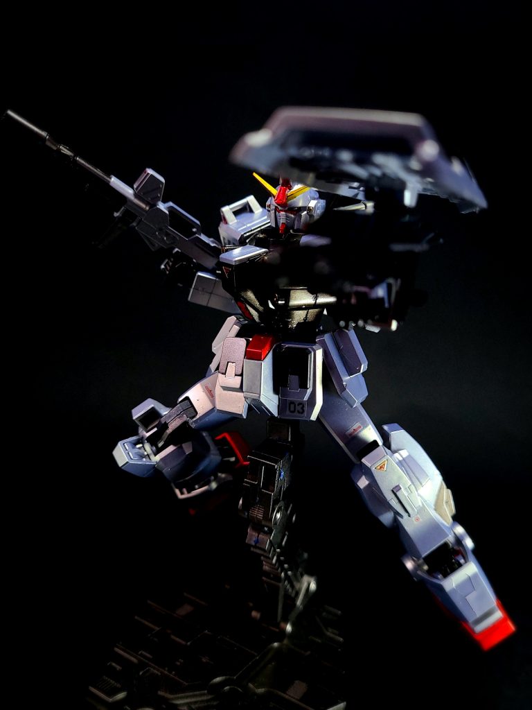 ビーム・ライフル陸戦型ガンダムに採用されたものの改良型で、本格量産に向けたデバイスなどを有する