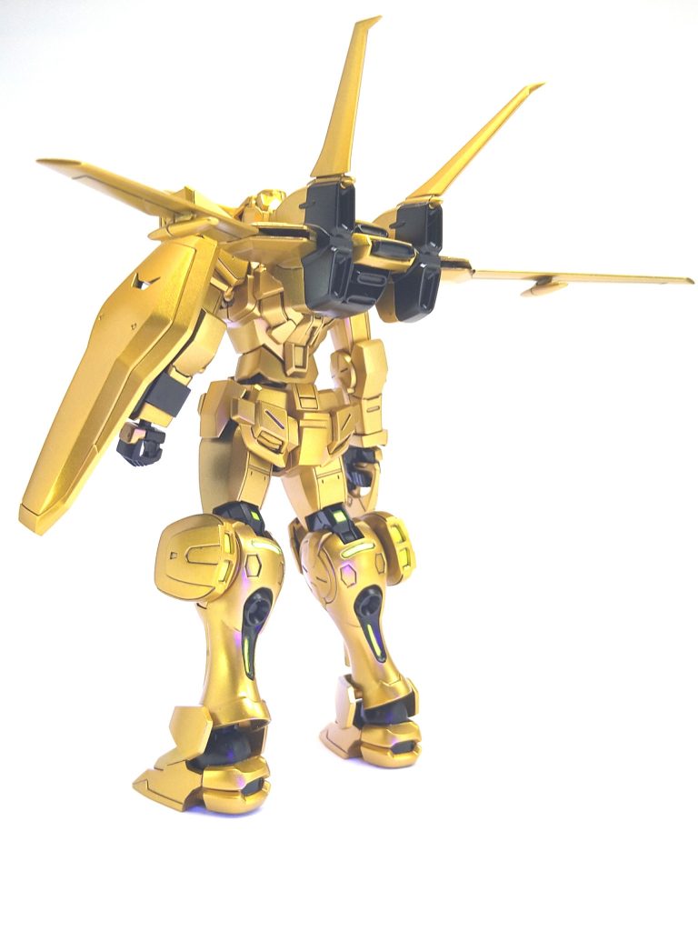 使用プラカラーはガイアカラーのスターブライトゴールド、サンシャインイエロー、蛍光イエロー、メカサフブラックです。 