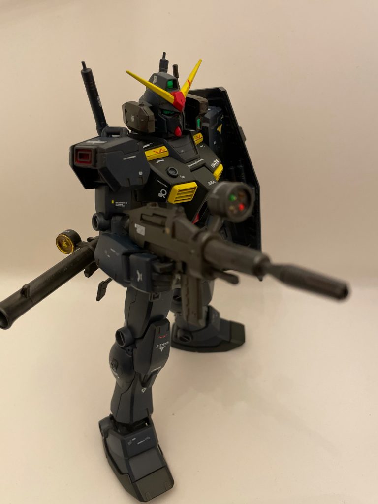 ガンダム(ティターンズ仕様)–4枚目/制作者：Peter Chan