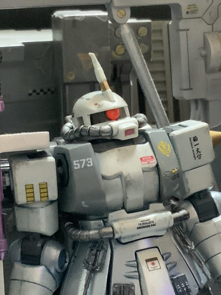 合わせ目消し省略したけど、アップにも耐えられる様に綺麗な塗装を心かけました　水転写デカール使用ですがデカール定着の為にクリア(光沢)を拭きウェザリングカラーフィルタリキッドでウオッシングで→デカールの区切りがほぼ消えました(o^^o)