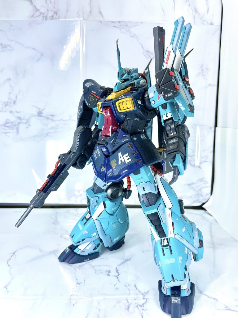 白の差し色はネットでみた何方かの作例を参考にしています。