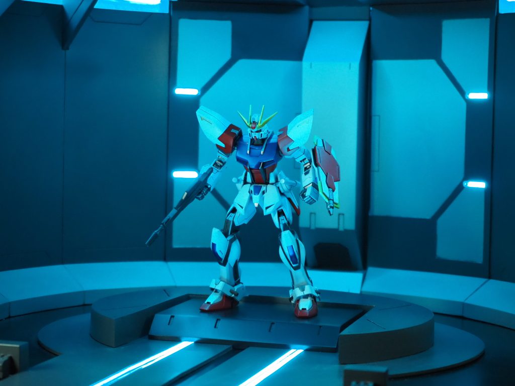 足の固定用のパーツも使ってますが、サイズの関係で殆どのガンプラにはまず合いませんので完全なおまけパーツになりました