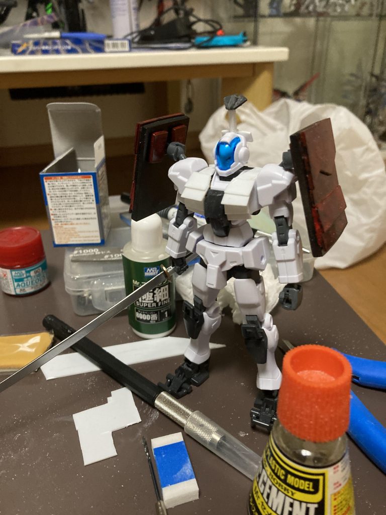 胸部増設。ちょっとマッチョになったんでいっそのことアーマー増し増しにしてやろうとこの辺りで決断