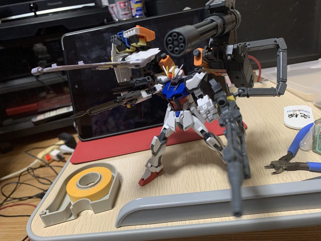 凡そ塗装前今回は30MMシリーズのパーツを多数使っています。