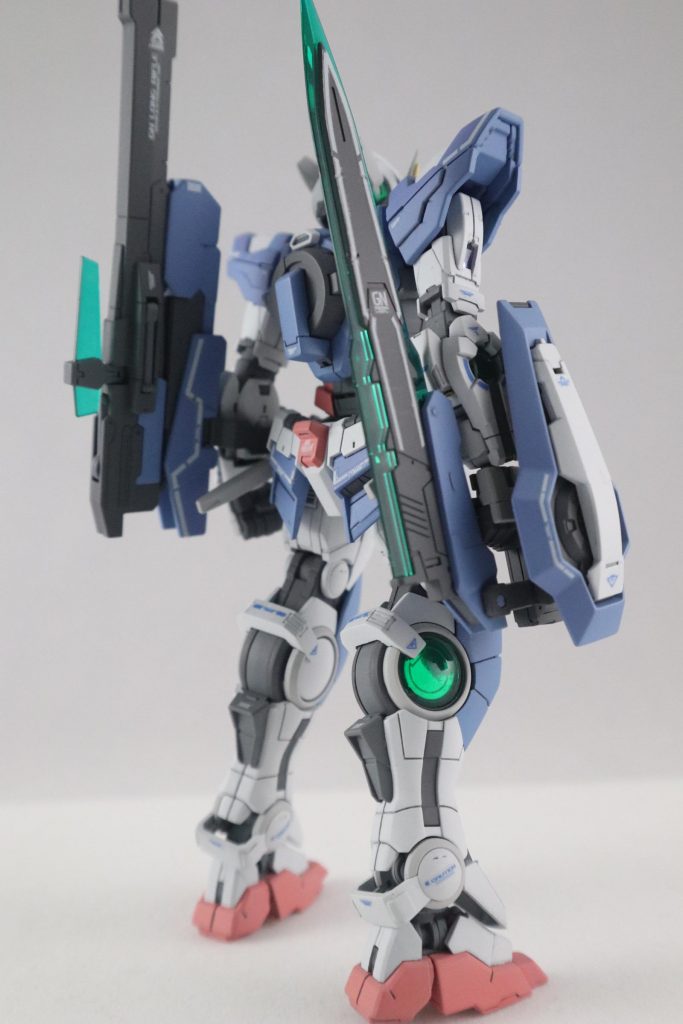 バックショットかっちょいい。後ろに2本ビヨビヨっと出てるのたまんないっす。