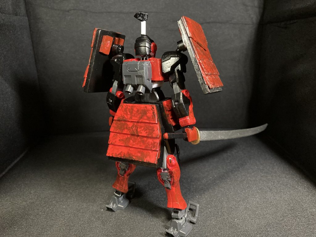 というような事を考えてる時が1番楽しかったかもしれません。アーマーは全てプラ板で作り、顔以外は全て筆塗りで仕上げました。