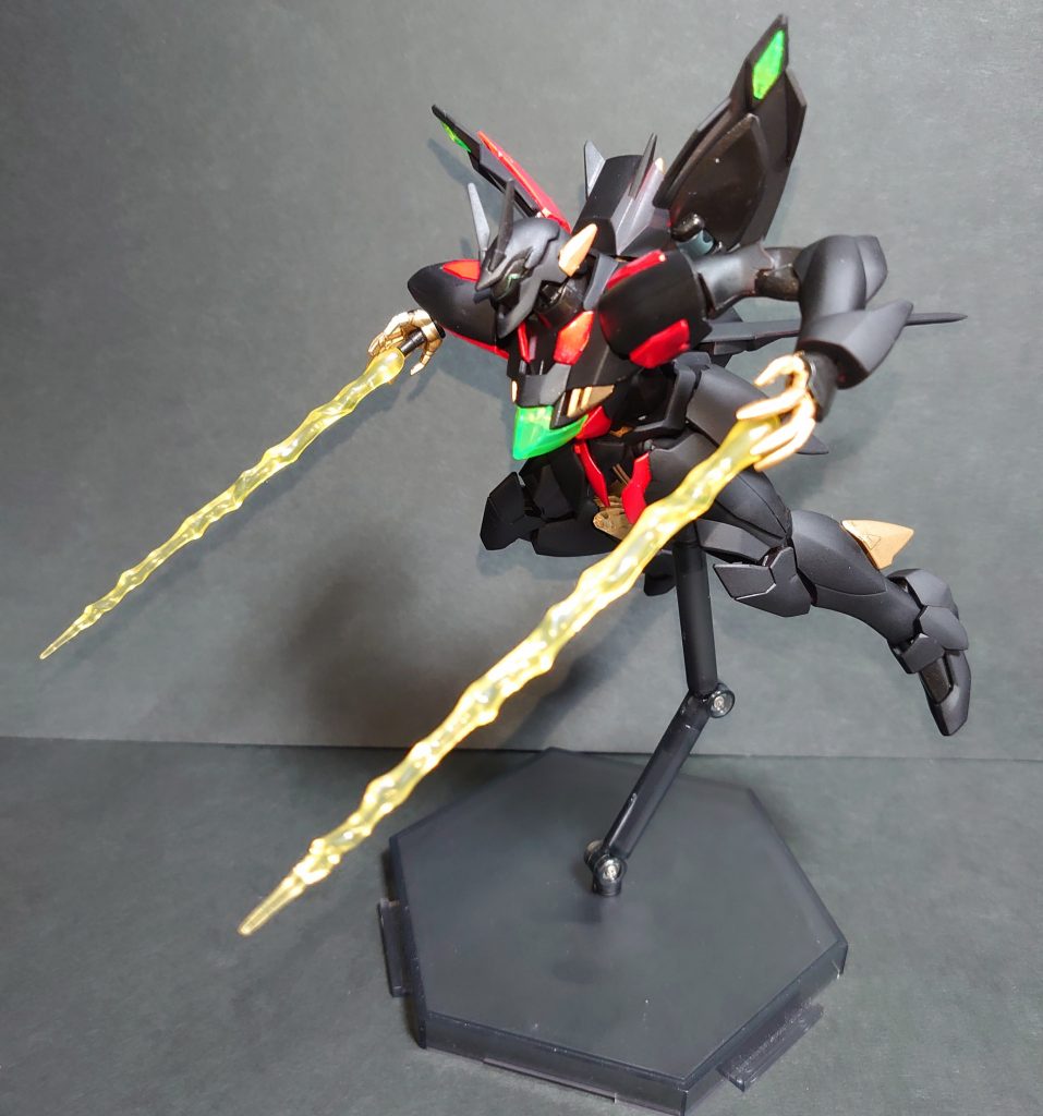 可動はゼイドラ準拠です。なので股関節の可動が少し狭いです。