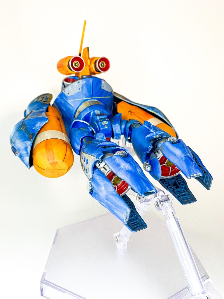 合わせ目消しにスジボリ、プラ板でディテールアップなど。