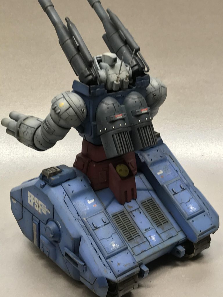 アンテナは後ろに。後方カメラで後ろも安心。