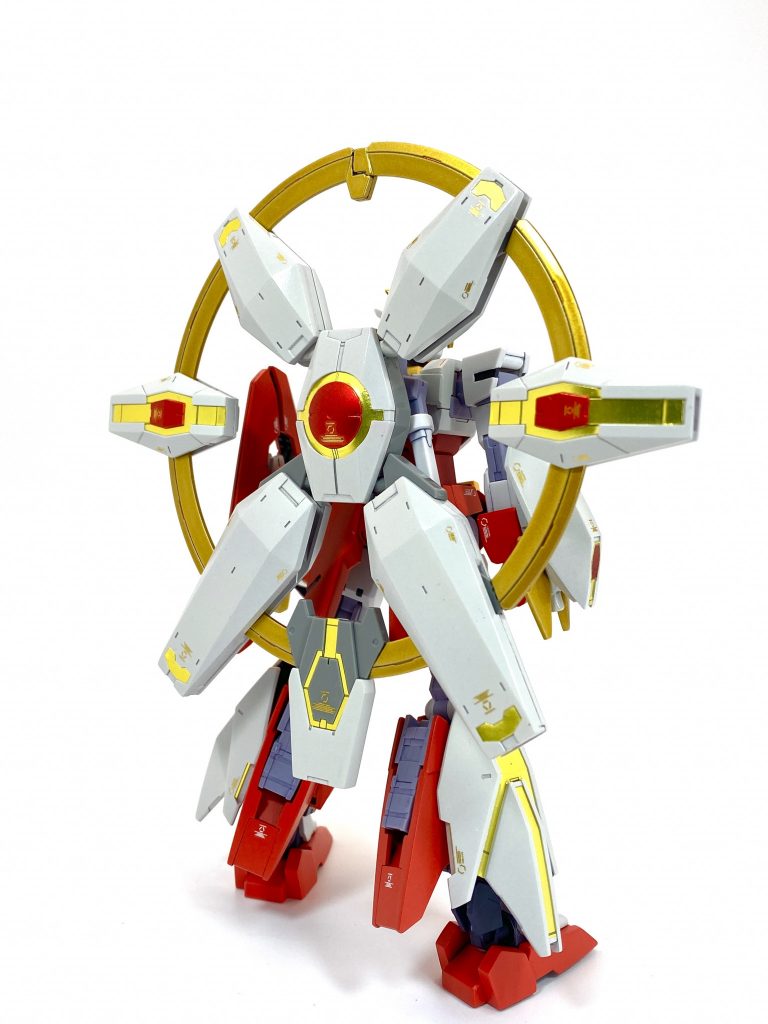 バックパックのアマテラスユニットはネプテイトユニットの改良型であり、パワーエクステンダーの搭載によって外部からのエネルギー供給なしでのヴォワチュールリュミエールの運用が可能となった。こちらのVLは高速巡航よりビーム制御に特化しており、アマテラスビームアローの軌道を制御し曲射や拡散を可能とする。