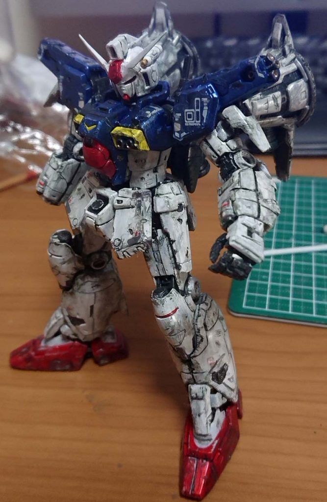 デカールシールを貼って、コーティングスプレーかけた所です。素組み以外やったことがなかったので、デカールシールの不自然さはあっても、初塗装にしてはよくやったと思った瞬間ですｗ