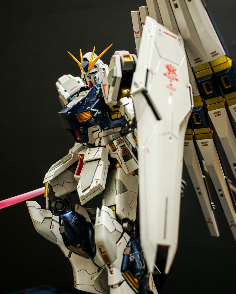 コレを作ってる途中で友人達によるザクコンペに参加する事になり、途中中断したりしながらようやく完成しました！