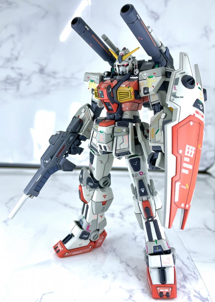 もう少し淡いオレンジをイメージしてましたがなんかジムっぽい配色になっています。