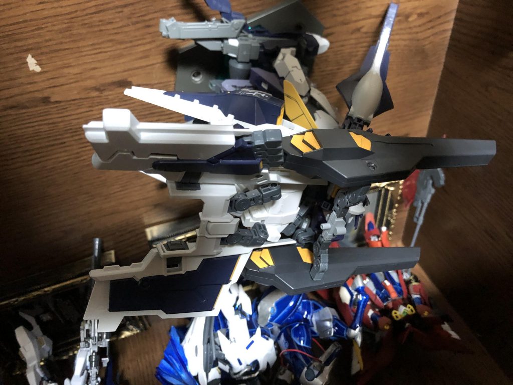 ユーラヴェンガンダムTR–4枚目/制作者：ゆう