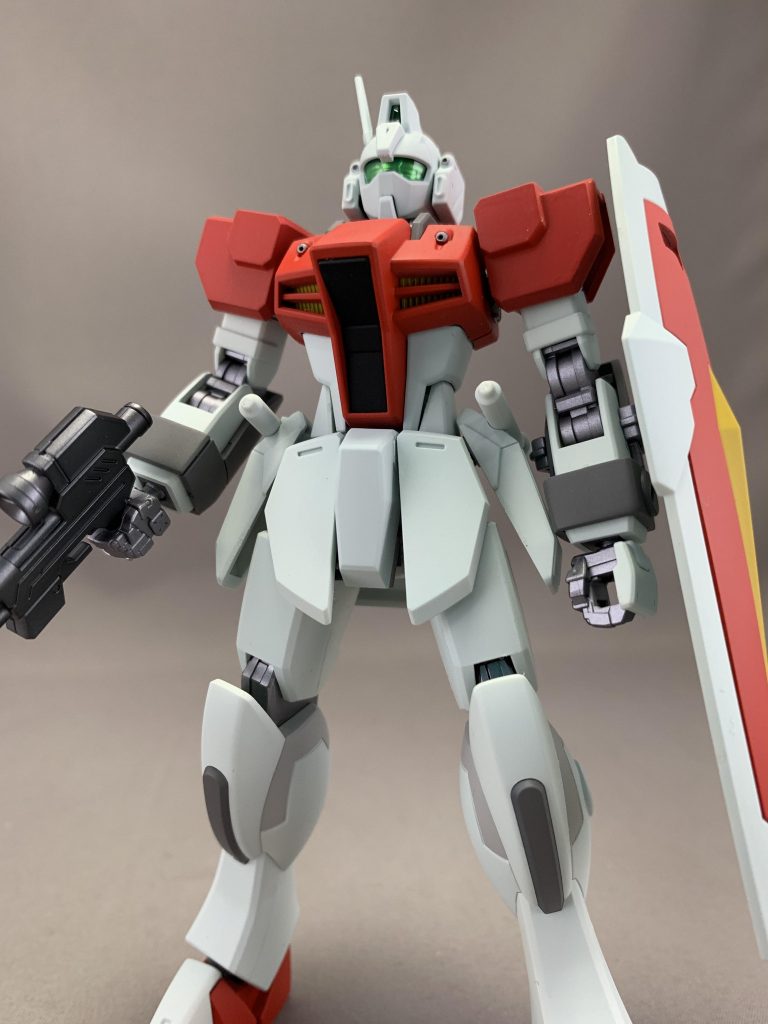 カラーレシピは参考までに白部分：ニュートラルグレーⅠ＋ビリジアングリーン(微量)赤部分：(下地)ニュートラルグレーⅡ→ブライトレッドになります。(どれもガイアカラーです。)バイザー部分には蛍光イエローを吹き、元の青色から緑になっています。