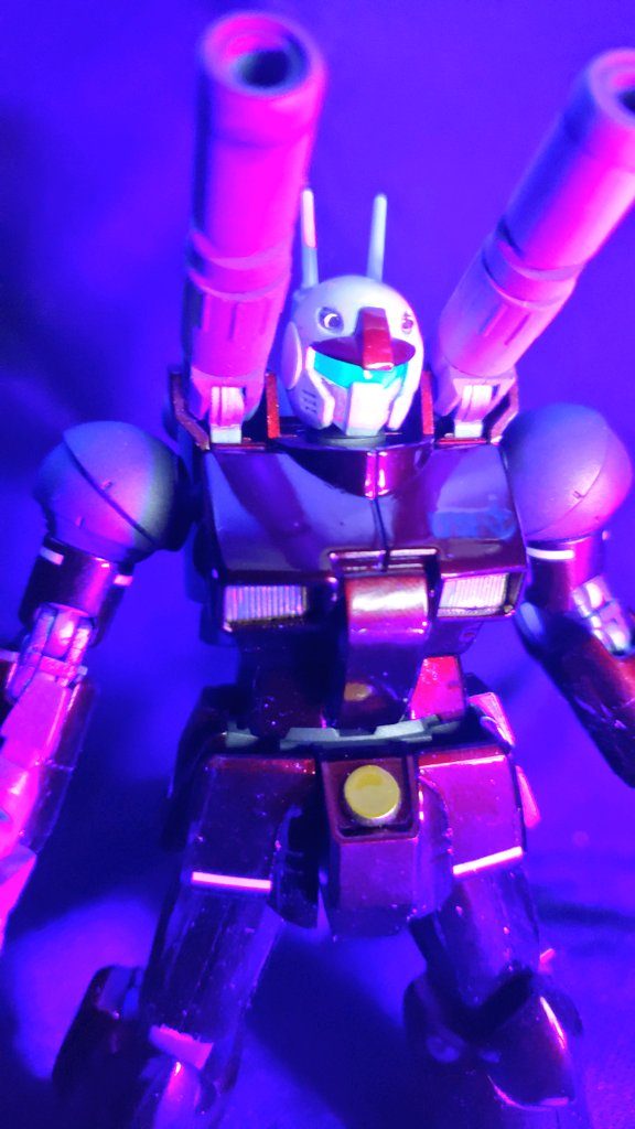 蛍光塗料で光るようにしました