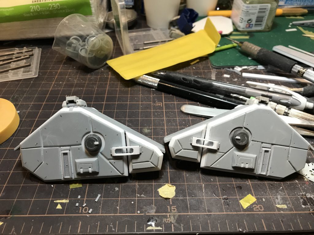 キャタピラも守らなきゃと言う事で良くわからないものを制作。