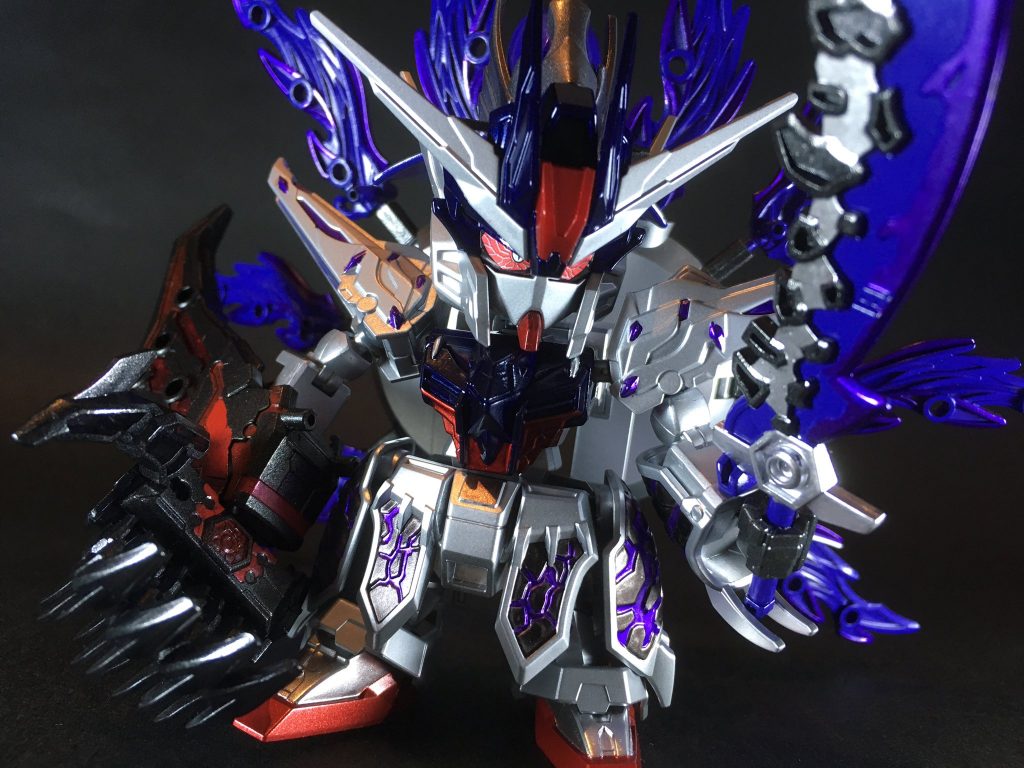 余談ですが、いよいよ今週末から放送開始の新しいSDガンダムワールド ヒーローズのメインポスターにて、まだキャラ名未発表ですがレジェンドガンダム?ぽい武将が写っていました。ローマ軍っぽい装飾と、PVでクレオパトラキュベレイと同じエリアに居た事から、ユリウス・カエサルあたりがモチーフかな?などと妄想していますが、もし同じレジェンドガンダム演者なら被ってしまうのでそちらが発表される前に本作を取り急ぎ製作させて頂きました。間に合って良かったです、ヒーローズ放送も楽しみにしています。