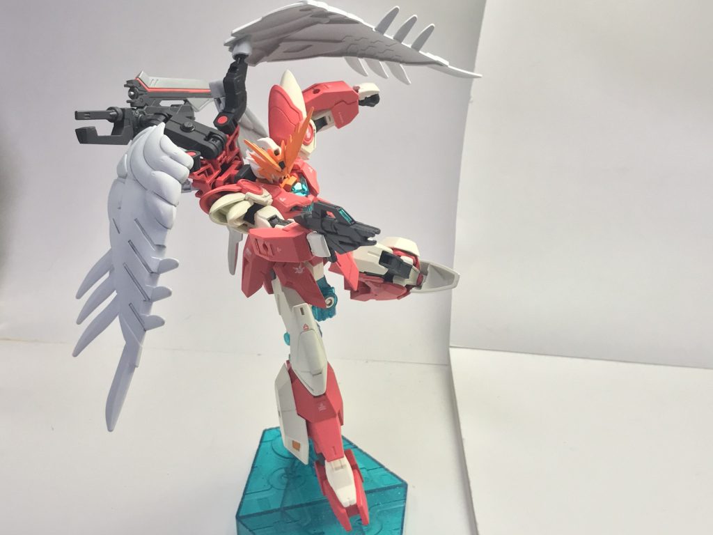 砲身を切り離し、コアスプレーガンとしての運用も原型機同様に可能であるが、原型機では小柄な体躯を活かし、あえてスプレーガンを使う場面もあったが、本機は大型化に伴ってそのような場面は少なくなっている。