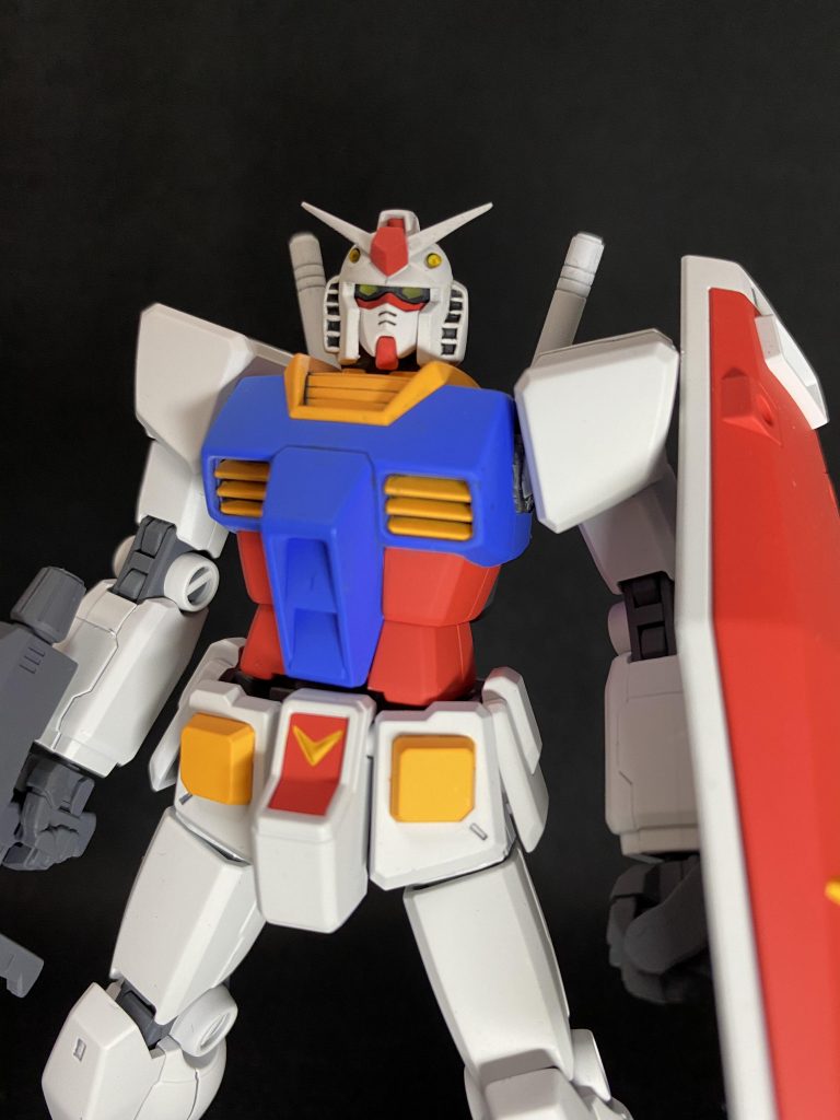 光を照らせばかろうじて見えるかな…素直に塗っとけよって話ですねwまぁそんな感じで、上手くいかなかったなりに勉強にはなりましたね。実はMG3.0のガンダムも積んでるので。そちらはもっとカッコ良く作りたい！！はい、最後まで見て頂きありがとうございました！