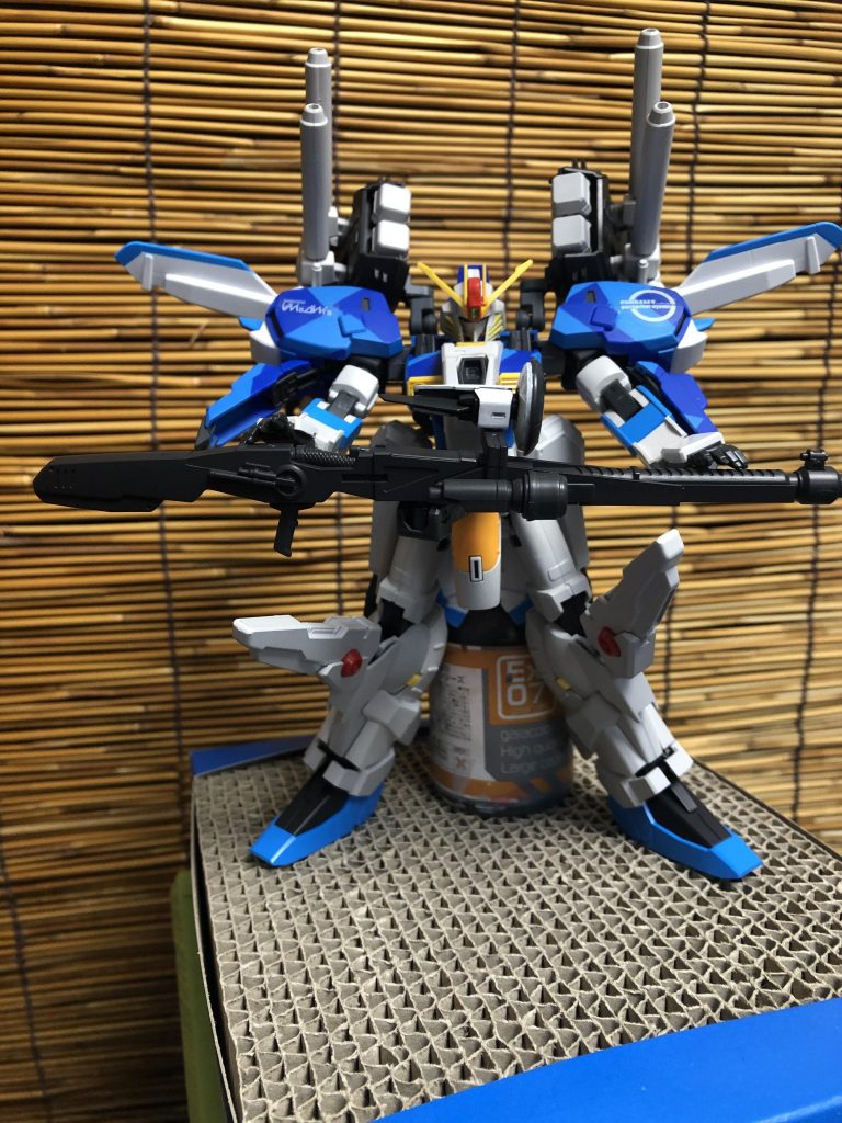 かなり昔のキットなので構造はシンプルです。シンプル故に塗装の練習になって良かったです。