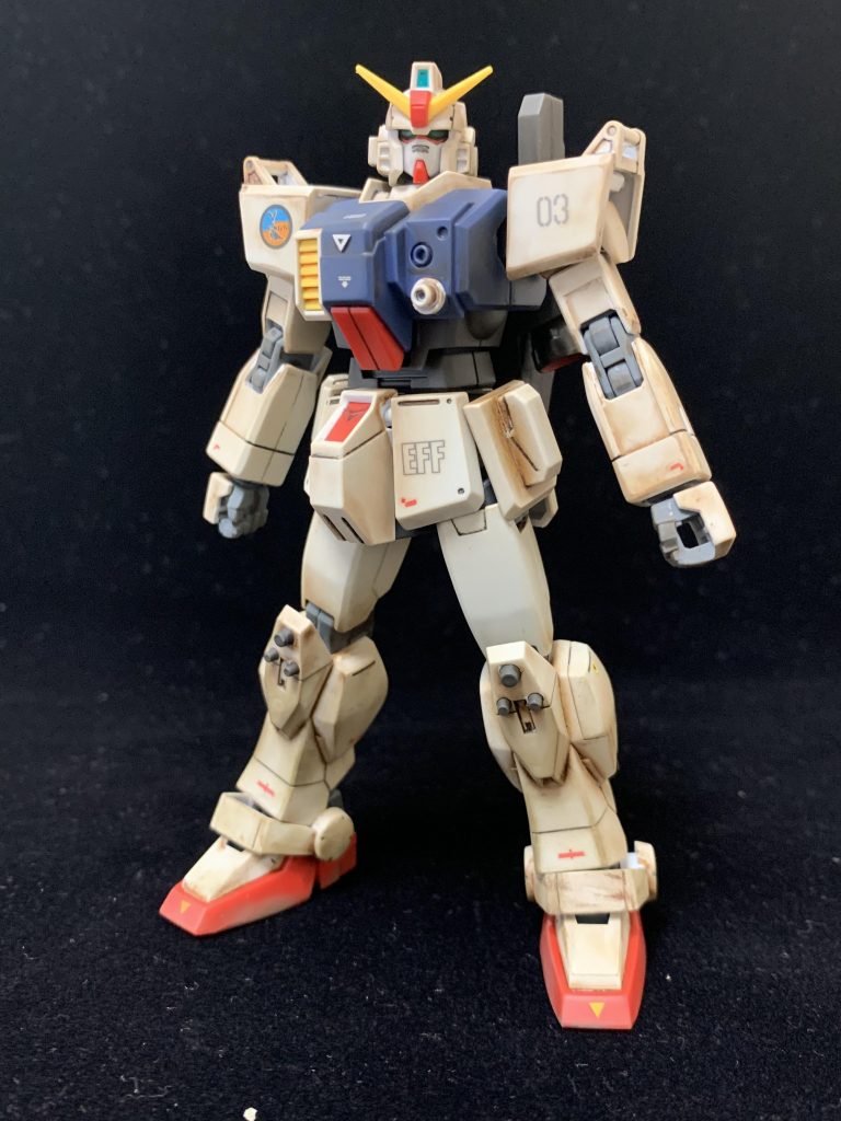 まずは素立ちから。成形色を生かして、つや消し+リアルタッチマーカーの茶で汚し気味に仕上げ、墨入れはコピックライナーの茶を使いました。