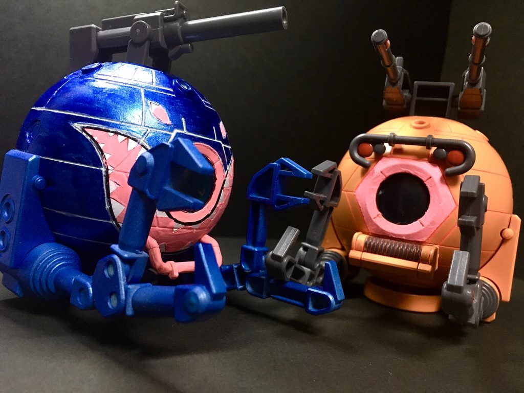 仲良し?ボールさんは、オスメス共に真ん中は蓄光塗料で塗っています。オスボールは蓄光塗料、メスボールは蛍光塗料で墨入れした比較実験です。蓄光塗料はツヤが無いですね〜💦「はい　言うたな　じゃあ行こか〜」