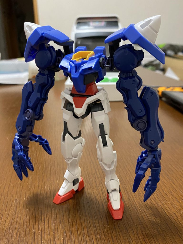 制作開始直後　ダブルオーに両手ゼルトザームアームズポン付け。この時点で割とヤバいですがバランスがまだまだ元ネタと違う。 