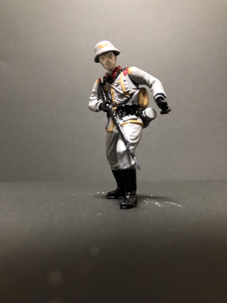 今回もしかすると一番手のかかっているのが、この連邦兵かもしれない。(笑)ガチャの35アクションソルジャーを筆塗りして作りました。