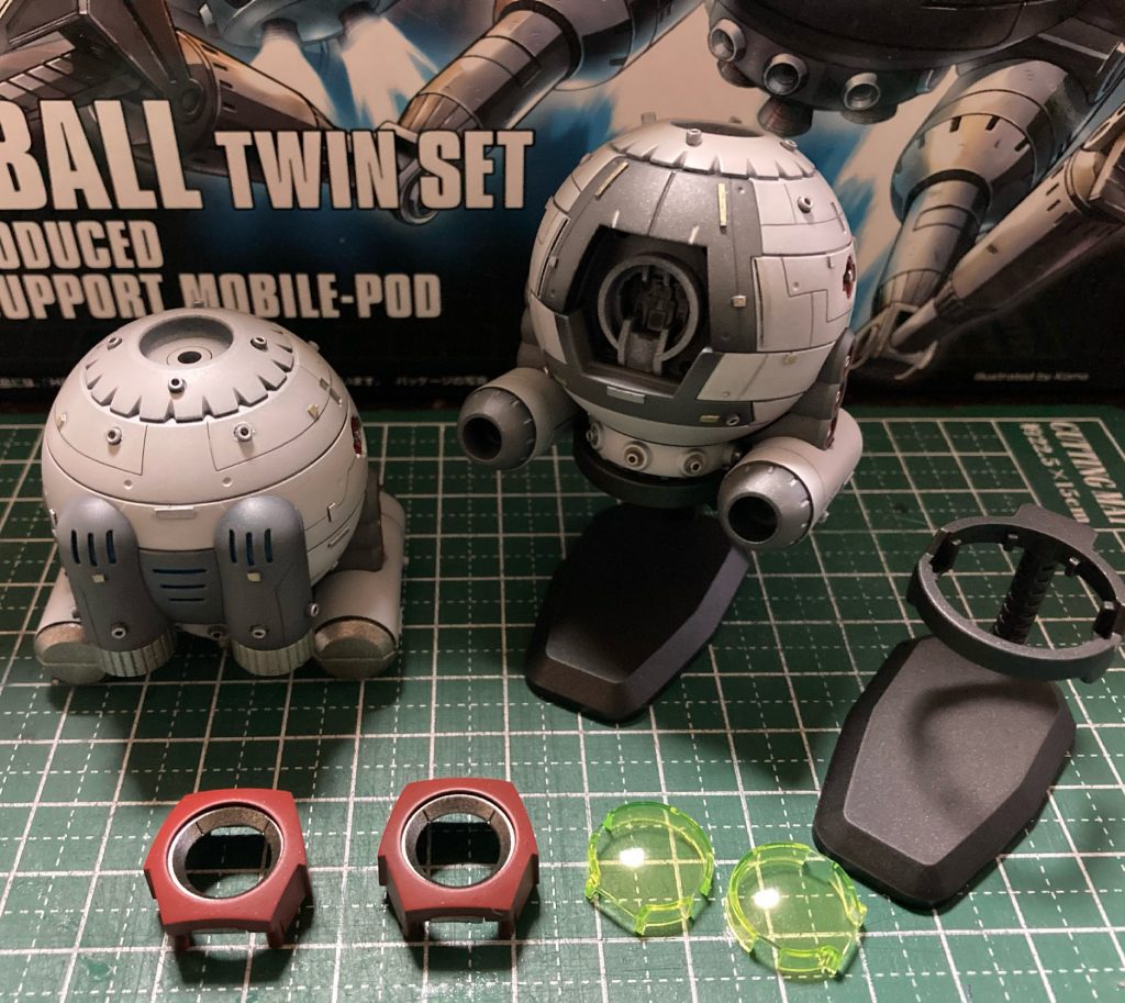 正直、ボールが一番リアリティある機体と思います。STARWARSの機体みたいに様変わり！