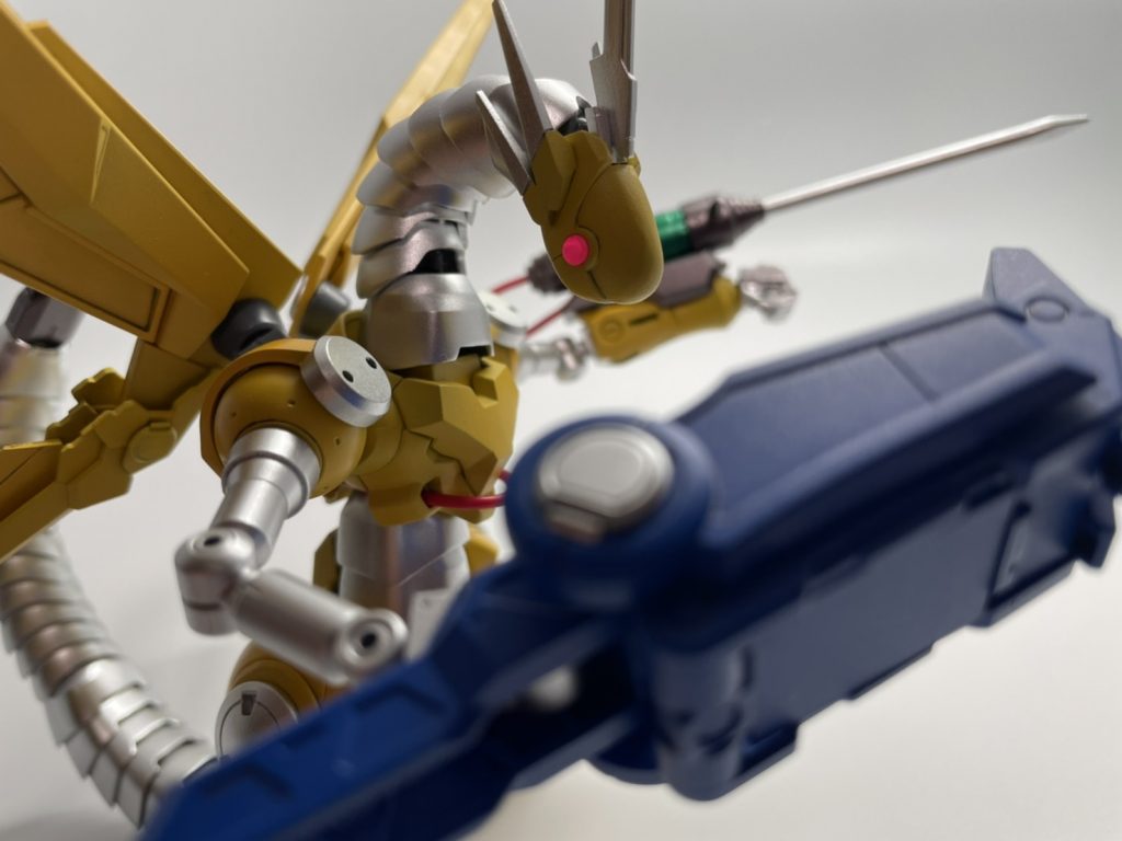 すこしアップで撮影！瞳には擬似的な発光ギミックを入れてみました！（後述でギミック解説画像入れてあります！）