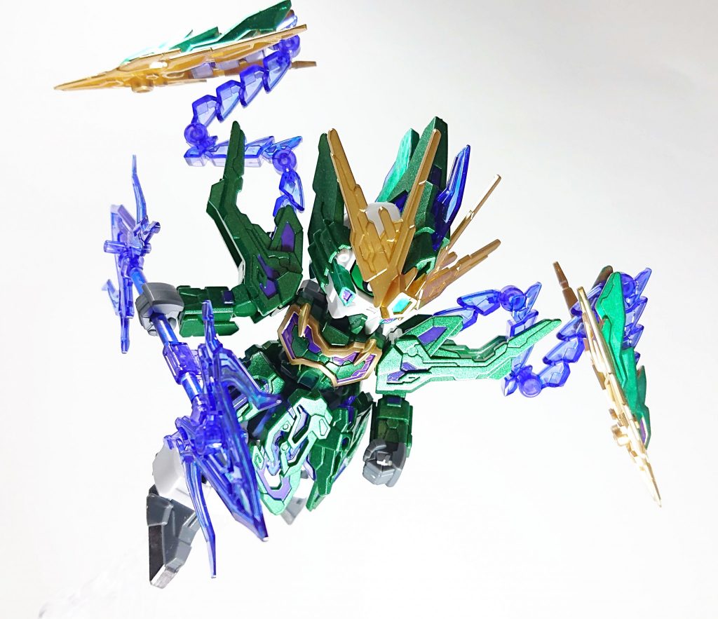 張郃からタミヤラッカー・タミヤエナメル塗料に切り替えて作成を始めました。まだまだ模索中ですが、色分けが比較的シンプルな分作りやすかった印象です。ポージングもまだまだ勉強中ですが、こちらの写真は『三国志大戦3』のR張郃を彷彿とさせる目つきの鋭さを意識できたと思います。懐かしいな、魏武の大強・・・。