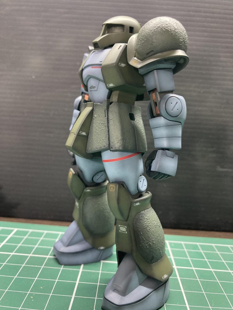 二の腕、膝には後ハメ加工を施し、塗装は黒サフからの黒立ち上げに挑戦しました。https://youtu.be/8ZlW9UrT8wUhttps://youtu.be/7pTRoji8eCs