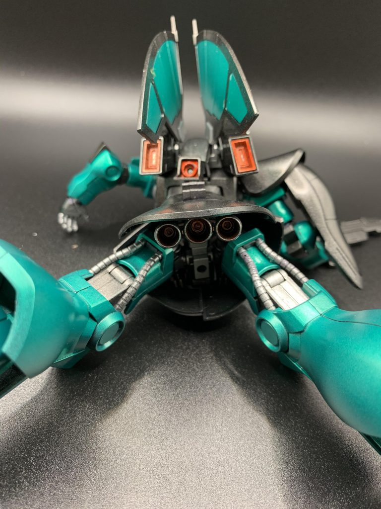 初エアブラシ塗装初撮影ブース導入よくよく写真見てたらモノアイ真っ黒でした。