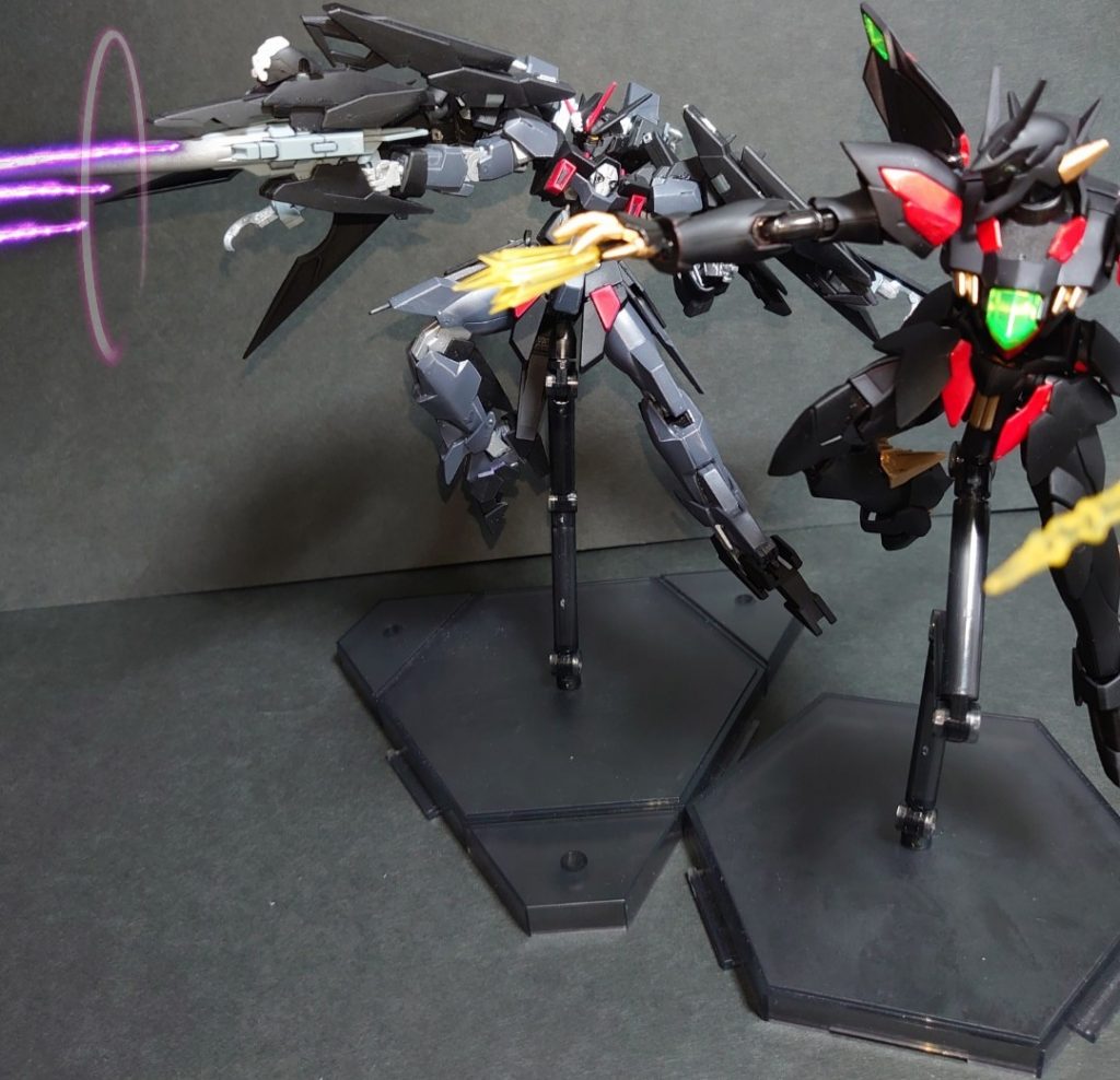 アッシュ「バクトが二機来る。敵の目を引きつけてくれるか」リオン「はい」