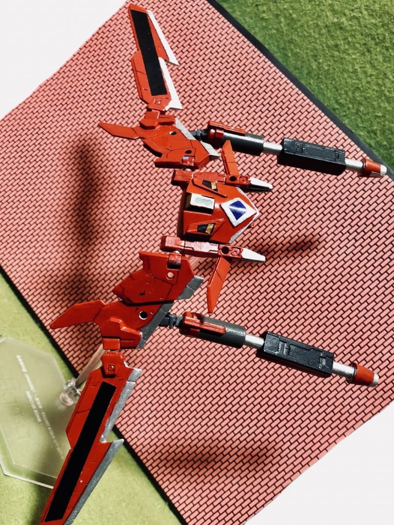 Dウイングこちらは殆どそのままに。キャノンを増設